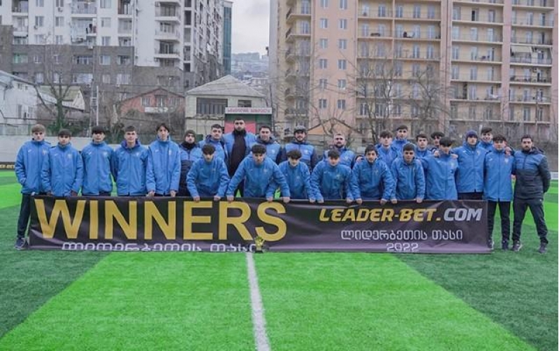 sabahin-futbolchusu-tbilisideki-turnirin-en-yaxshisi-sechildi