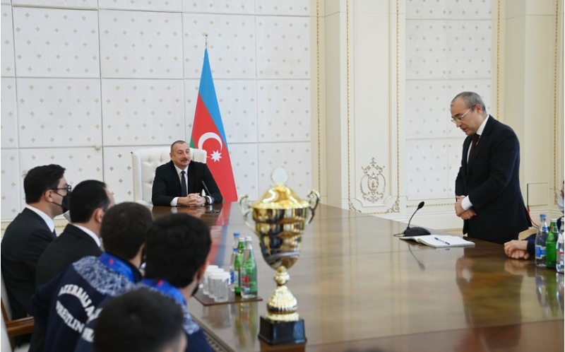 mikayil-cabbarov-guleshchiler-bayragimizi-leyaqetle-temsil-etmek-uchun-ellerinden-geleni-edecekler