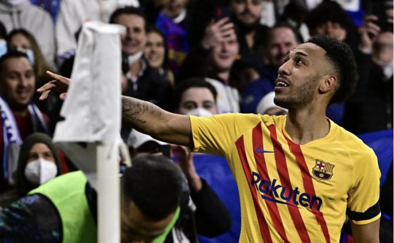 meshhur-futbolchu-barselonaya-qayidir-2