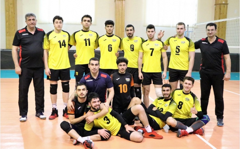 kishi-voleybolchular-arasinda-azerbaycan-yuksek-liqasinin-novbeti-oyunlari-kechirilib