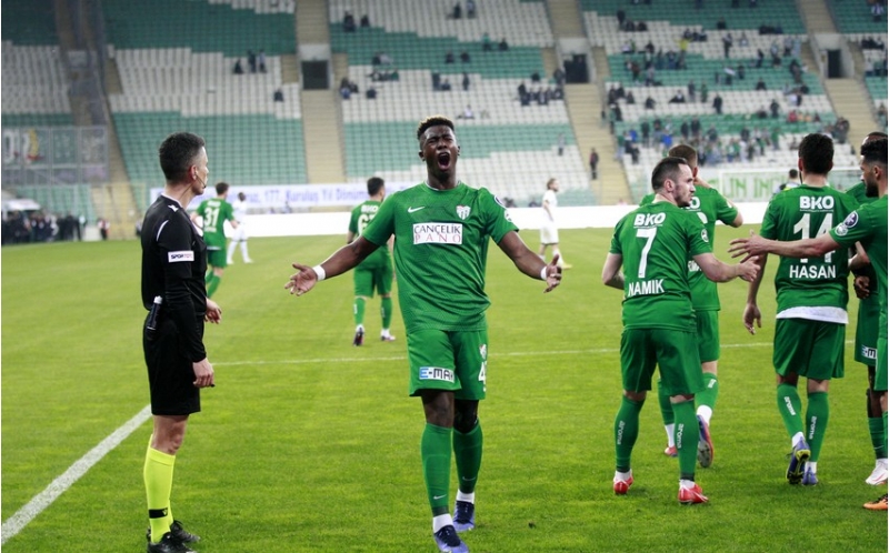 bursaspor-namik-eleskerovun-mehsuldar-oturmesi-ile-qalib-gelib