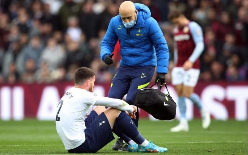 tottenhemin-futbolchusu-uchun-movsum-basha-chatdi