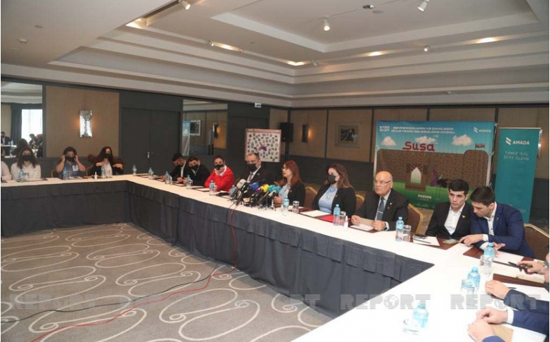 amada-qehremanlarin-ve-dahilerin-izi-ile-temiz-qelebelere-dogru-adli-tedbir-kechirib