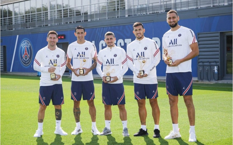 psj-messiden-bashqa-diger-argentinali-futbolchularla-vidalashir