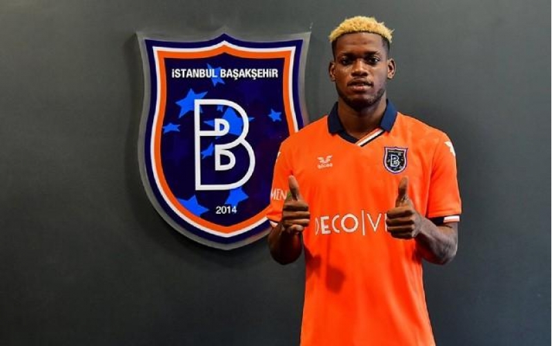 bashakshehirden-yeni-transfer