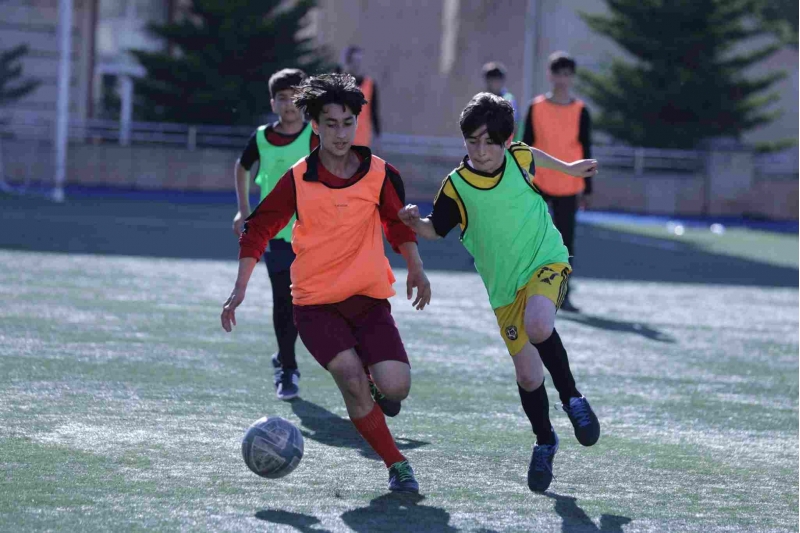 qarabagin-akademiyasina-sechim-kechirildi