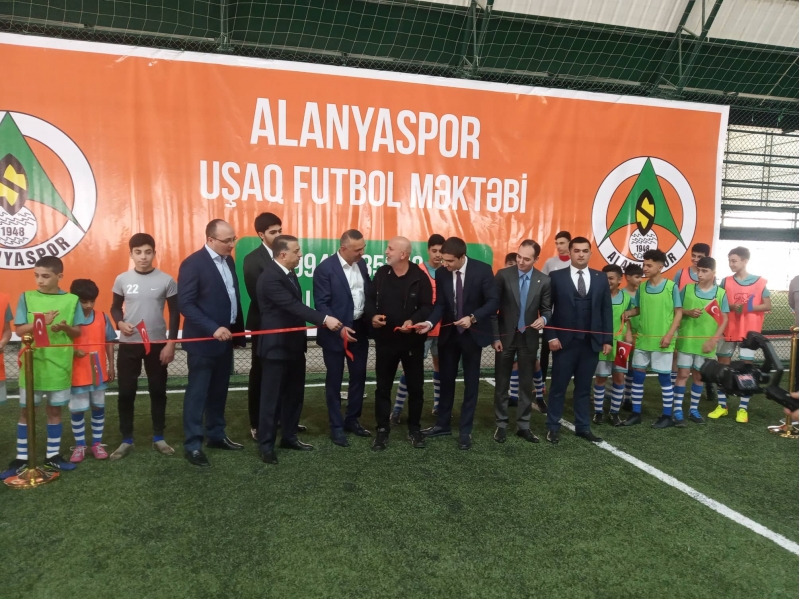 bakida-alanyasporun-futbol-mektebinin-achilishi-oldu