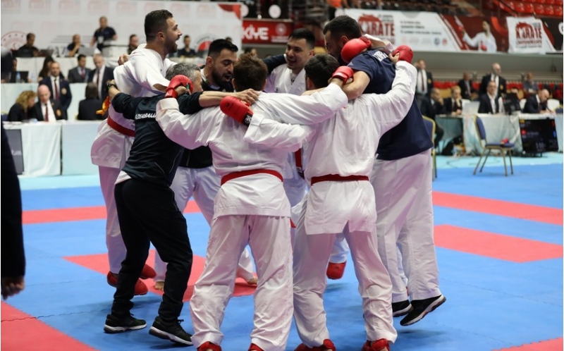 azerbaycan-karatechileri-avropa-chempionatinda-gumush-ve-burunc-medallar-qazanib