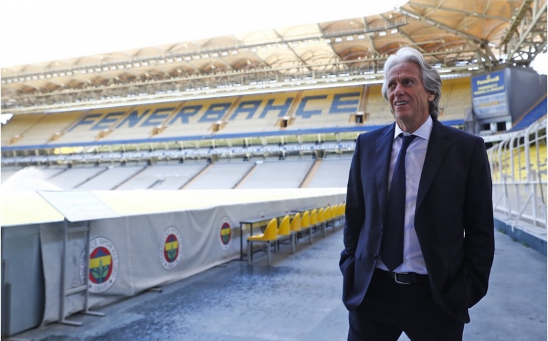 fenerbagcha-yeni-bash-meshqchisi-ile-muqavile-imzalayib