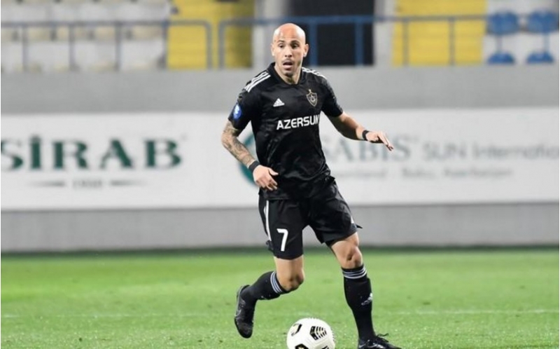 qarabag-millimizin-futbolchusu-ile-yeni-muqavile-baglayib