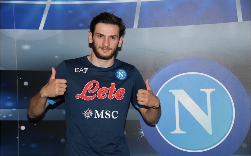 napoli-xvicha-kvaratsxeliyanin-transferini-achiqlayib