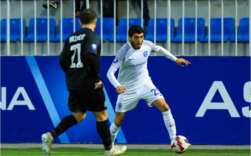 sabah-futbolchusu-ile-muqavileni-uzadib