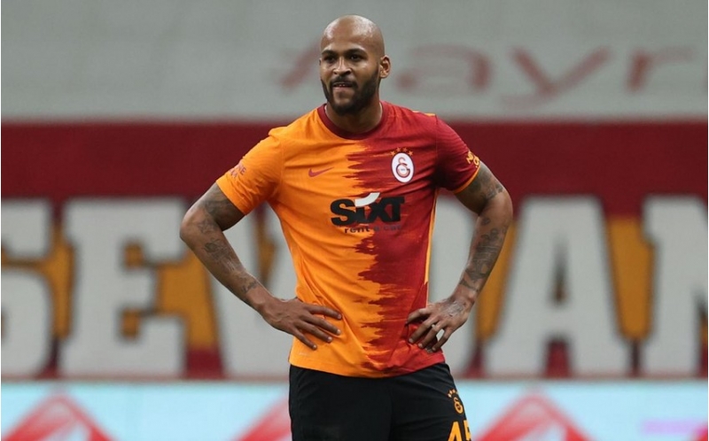 qalatasarayin-futbolchusu-sevilyaya-kechib