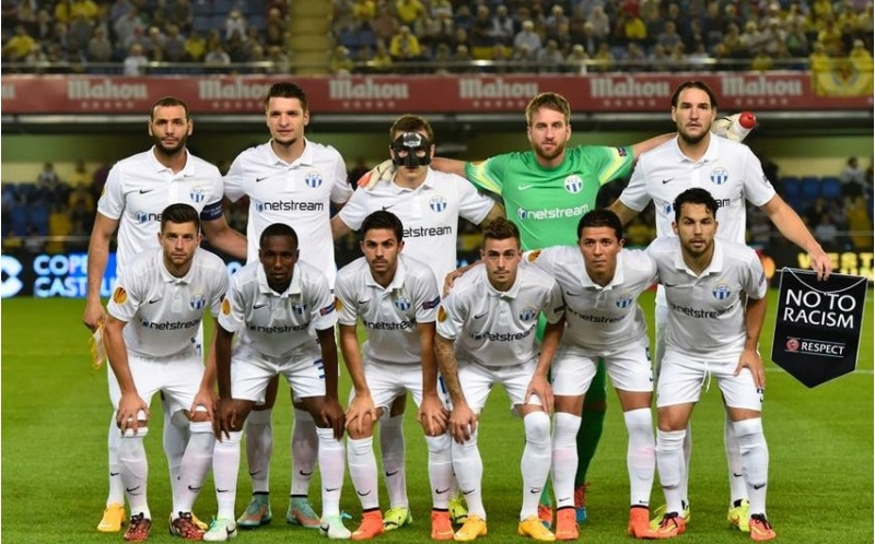 qarabagin-reqibi-iki-futbolchusu-ile-vidalashib