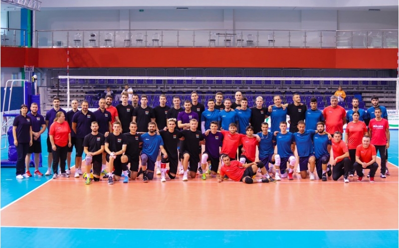 azerbaycanin-voleybol-millisinin-telim-meshq-toplanishi-basha-chatib