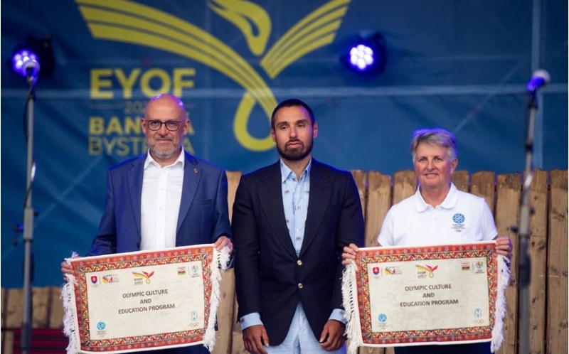 slovakiyada-azerbaycan-gushesinin-resmi-achilishi-bash-tutub