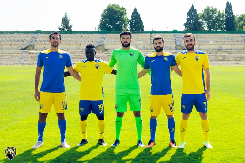 kepezin-yeni-movsum-uchun-formalari