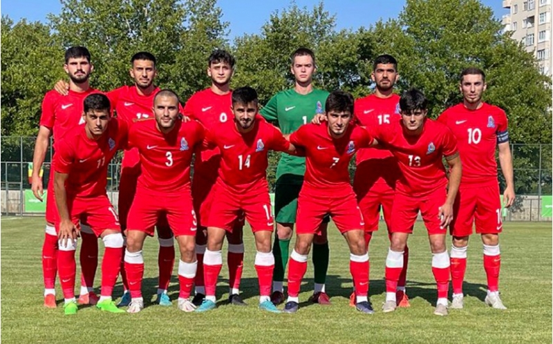 islamiada-azerbaycanin-futbol-yigmasi-yarimfinala-yukselib