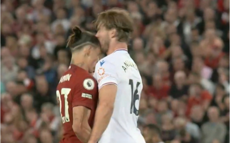 ingiltere-klubunun-futbolchusu-ve-ailesi-olumle-tehdid-olunub