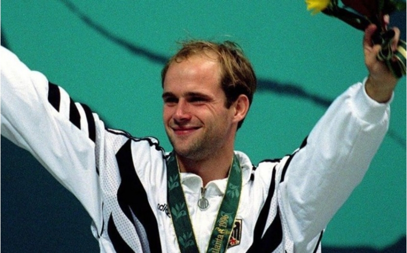olimpiya-mukafatchisindan-cinsi-istismar-achiqlamasi
