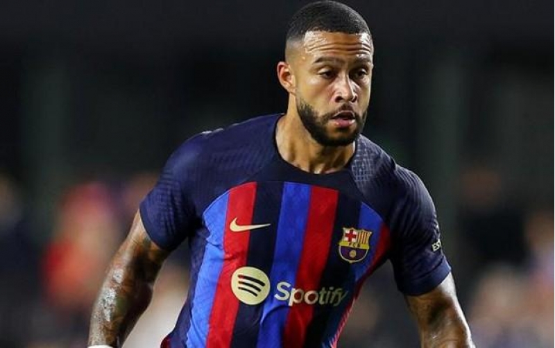 daha-bir-futbolchu-barselonadan-gedir