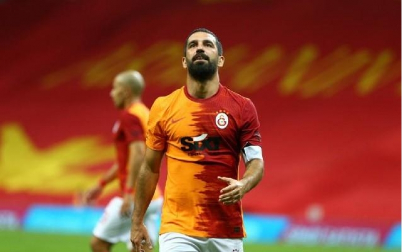 arda-turan-karyerasini-basha-vurdu