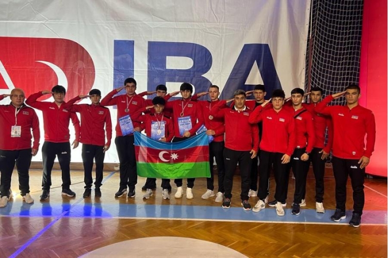 azerbaycan-bokschulari-serbiyadan-4-medalla-qayidirlar