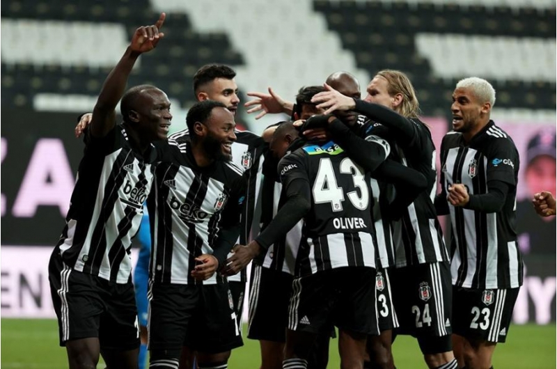 beshiktasha-1-qol-bes-etdi