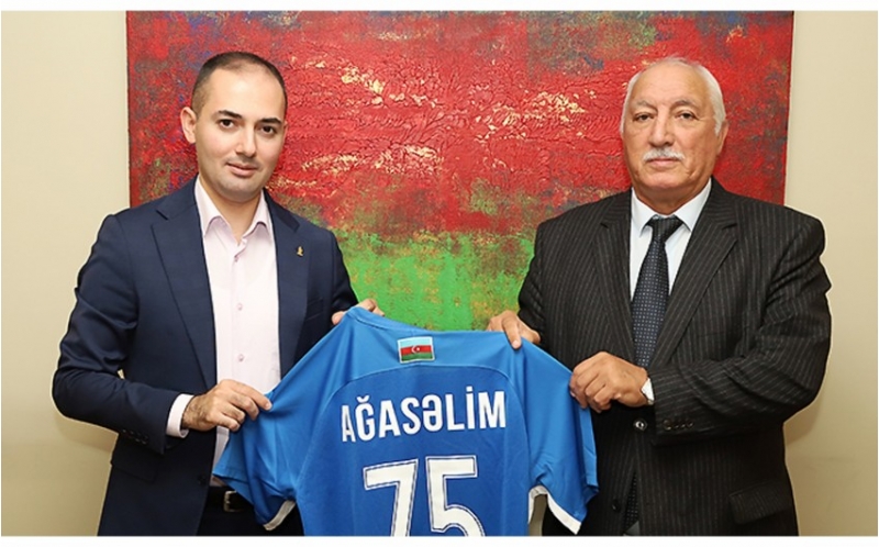 affa-rehberliyi-agaselim-mircavadovu-tebrik-edib