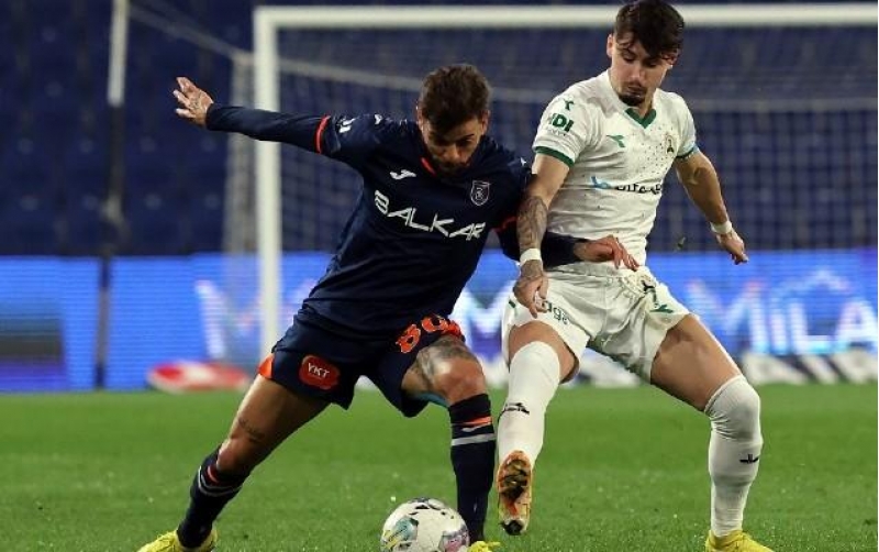 bashakshehir-ve-antalyaspordan-qelebe