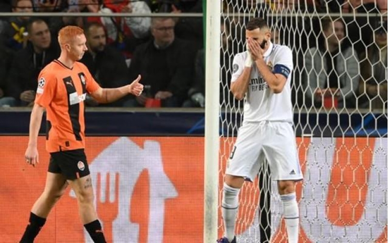 benzema-karyerasinda-ilk-defe