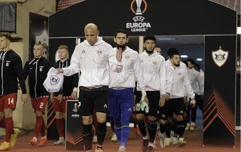 almeyda-qarshida-bizi-nese-ela-bir-shey-gozleyir