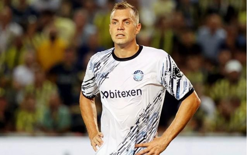 dzyuba-turkiye-klubu-ile-muqavileni-legv-etdi