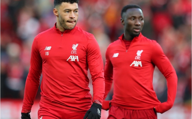 liverpul-3-futbolchusunu-satisha-chixarib