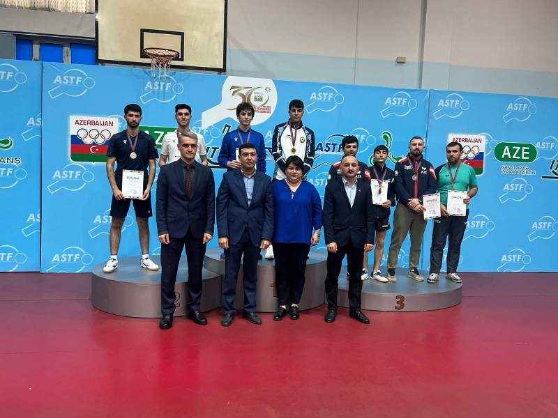 stolustu-tennis-uzre-olke-kubokunda-qalibler-mueyyenleshib