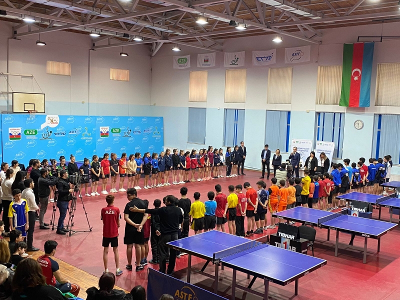 yeniyetme-ve-genc-dtolustu-tennischilerin-olke-kuboku-yarishina-start-verilib