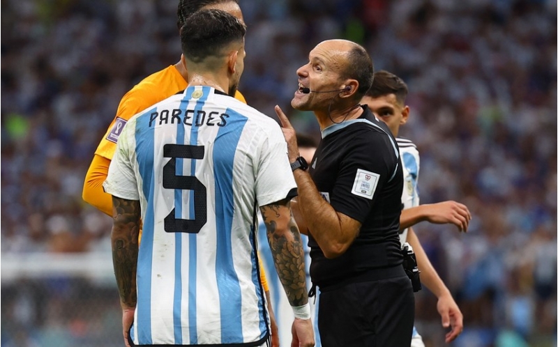 dch-2022-niderland-argentina-oyununun-bash-hakimi-uchun-mundial-bitib