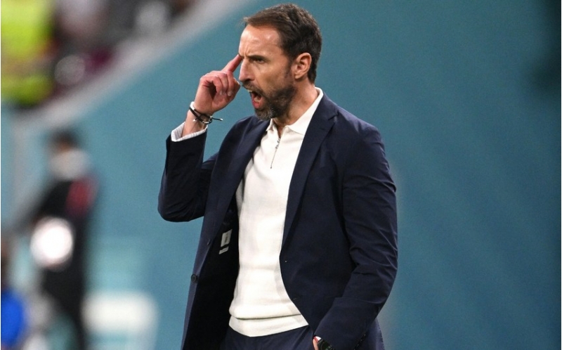 sautgeyt-ingiltere-millisinden-ayrila-biler