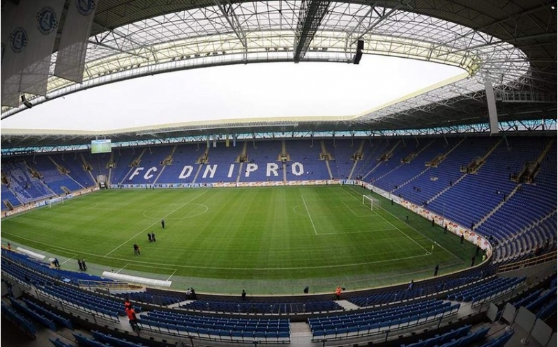 ukraynanin-en-boyuk-stadionlarindan-biri-herraca-chixarilib