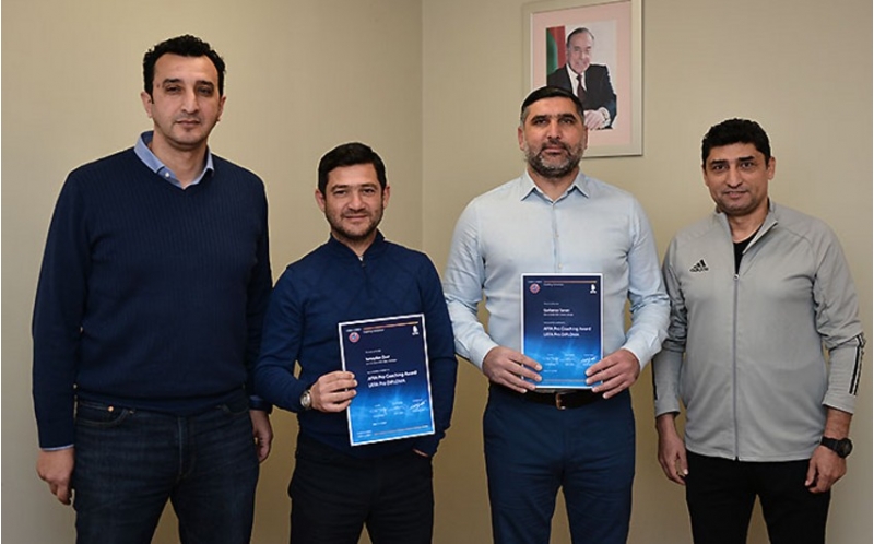 azerbaycanli-meshqchilere-pro-lisenziyasi-teqdim-olunub