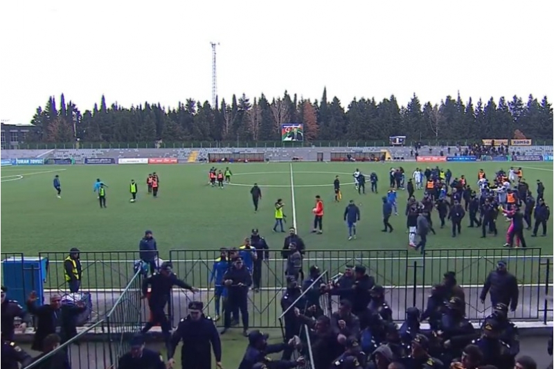 tovuz-stadionunda-qalmaqal