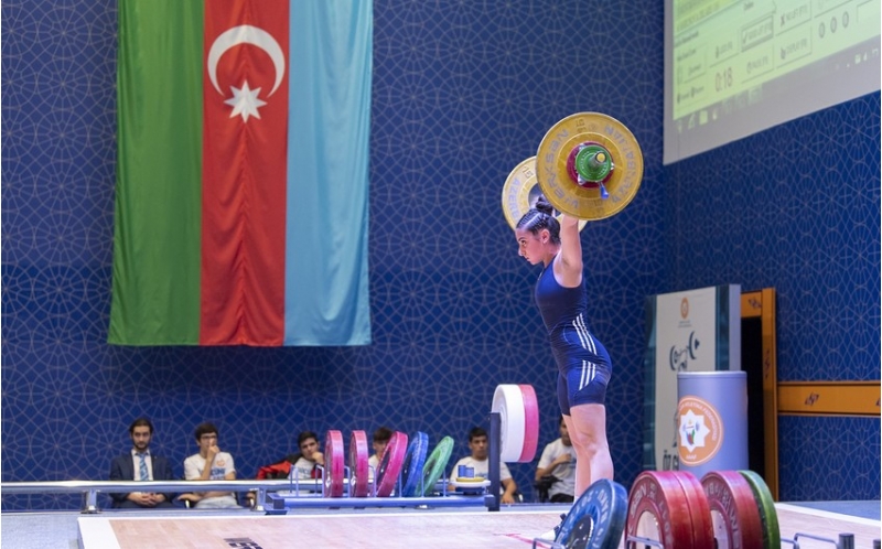 azerbaycan-agirliqqaldirma-tarixinde-yeni-rekord-qeyde-alinib