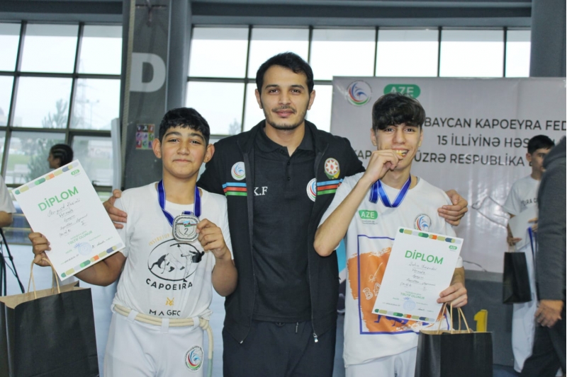 qalibler-dushergesinin-yetirmesi-kapoeyra-uzre-chempion-oldu