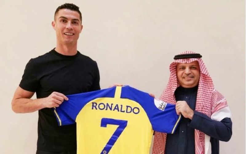 ronaldo-el-nesrle-muqavile-imzaladi