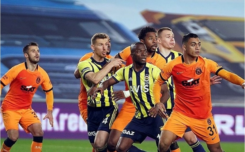 istanbul-derbisi-qalatasaray-fenerbagchani-meglub-edib