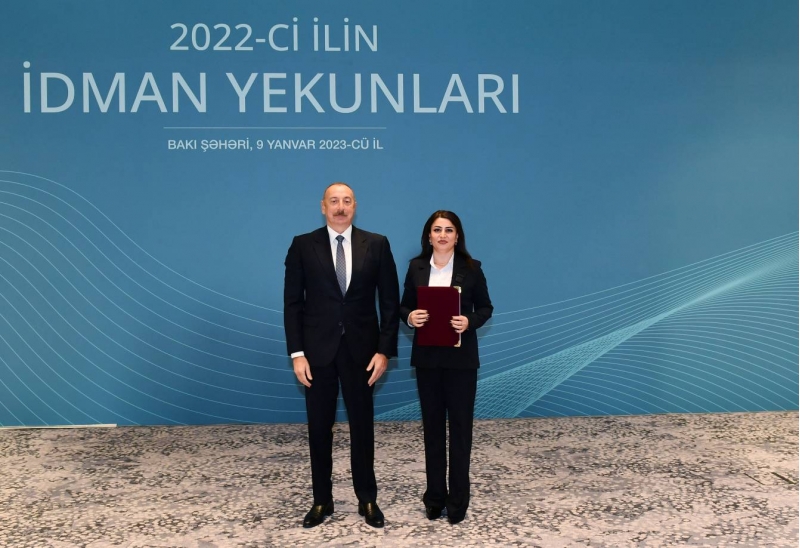 bilure-eminova-illerini-idmana-hesr-elemish-biri-uchun-bundan-gozel-hediyye-ola-bilmezdi