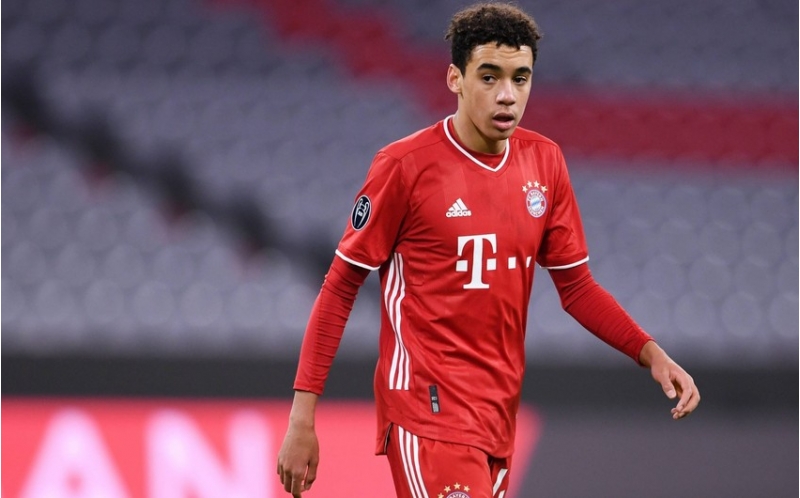 almaniya-millisinde-oten-ilin-en-yaxshi-futbolchusu-achiqlanib