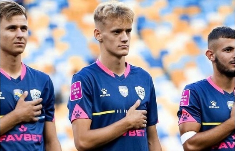 zire-heyete-ukraynali-futbolchu-celb-edir