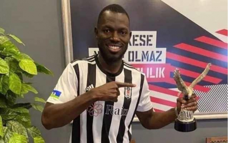 beshiktash-yeni-transferini-achiqladi