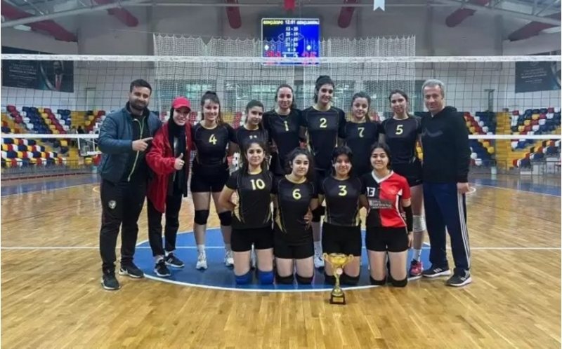 turkiyede-daha-iki-voleybolchu-zelzele-neticesinde-helak-olub